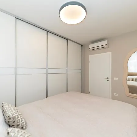 Premium Garden Escape By Belmont Realty Lägenhet
