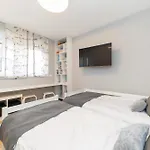 Premium Garden Escape By Belmont Realty 아파트